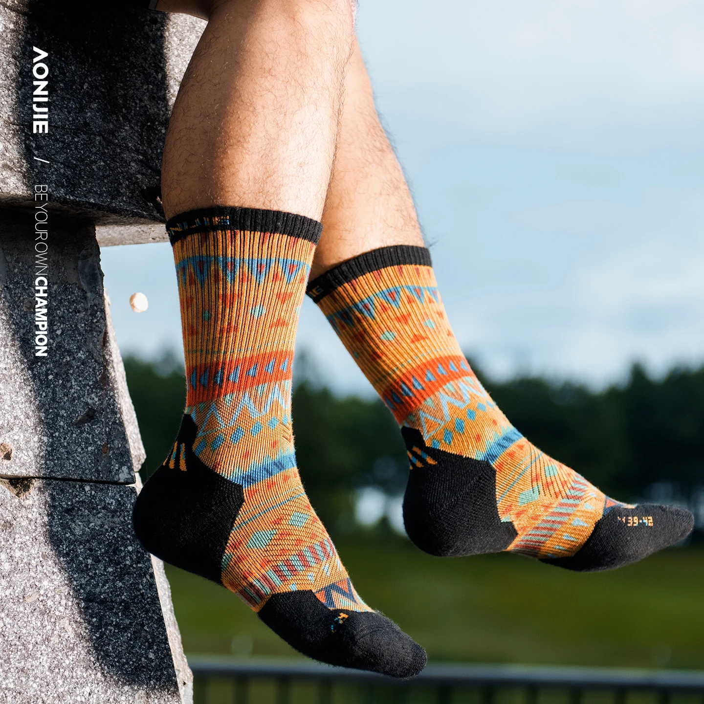 AONIJIE Outdoor Wool Crew Sock - Wool Hiking Sock บทวิจารณ์และราคา